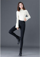Load image into Gallery viewer, Stretch Waist Basic Jeans