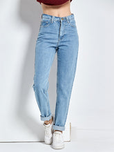 Load image into Gallery viewer, Mom Jeans